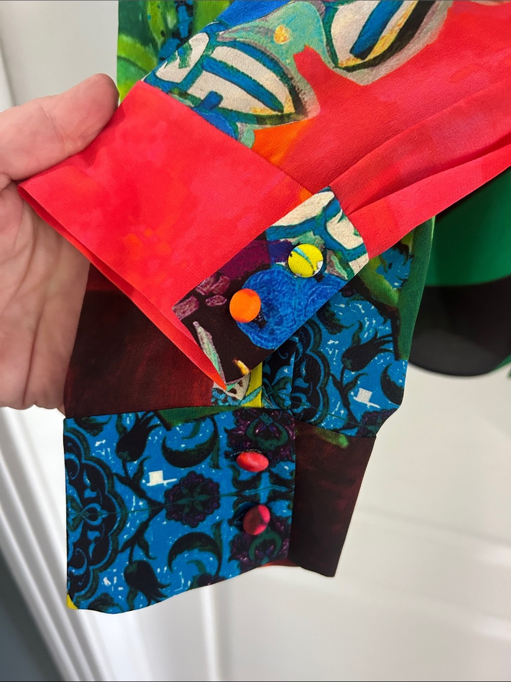 Like new Alice and Olivia Willa silk blouse - Picture 8 of 11